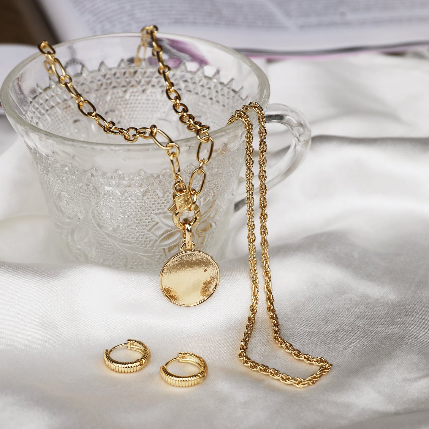 twisted rope chain necklace with oval clasp
