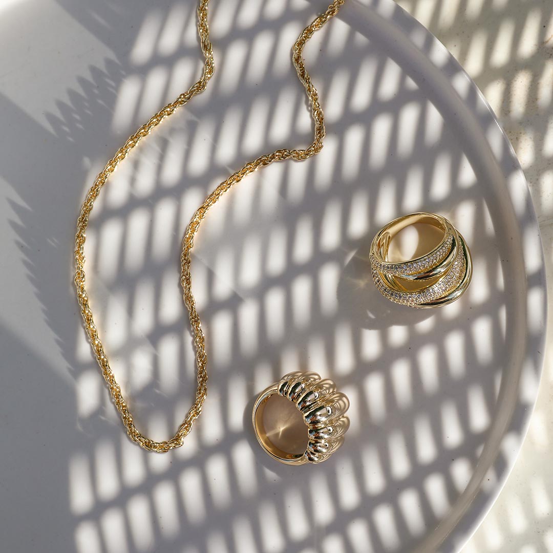 twisted rope chain necklace with oval clasp