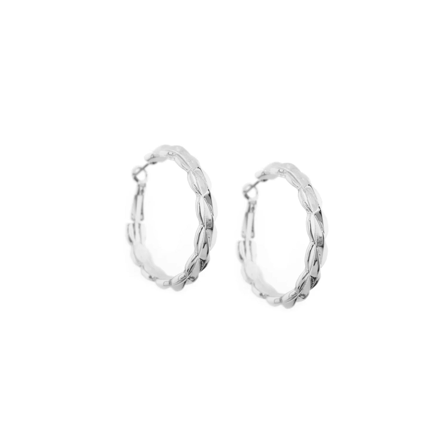 scalloped hoop