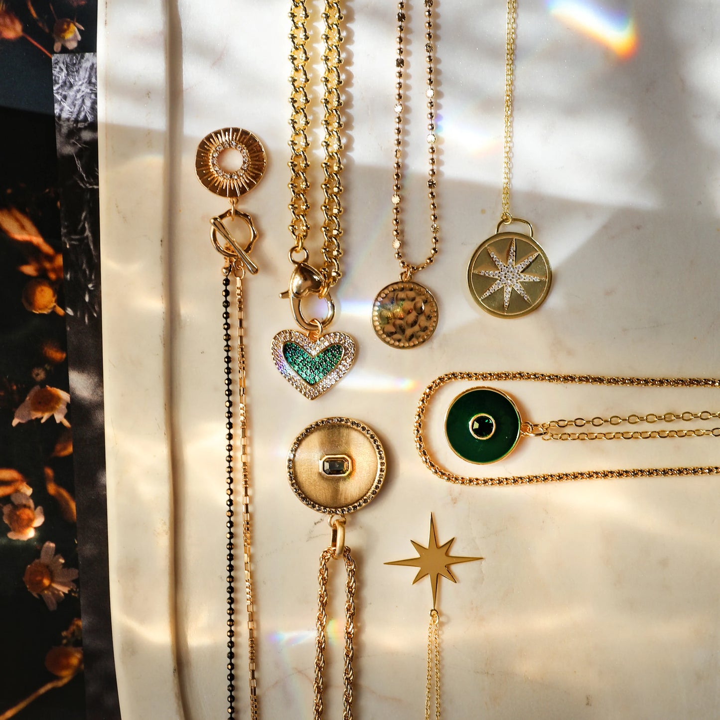 gold plated round 8-point star pendant necklace