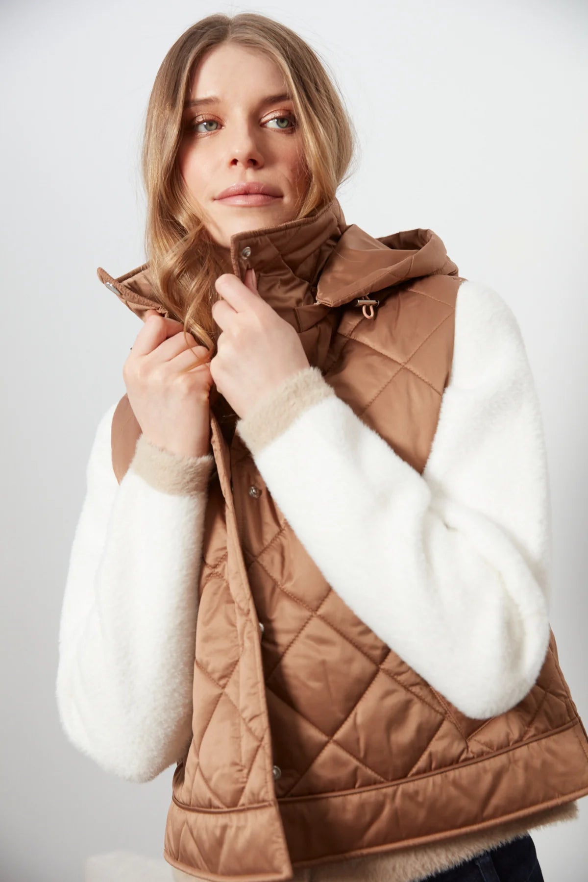 Adroit  Daniela Detachable Hood Vest